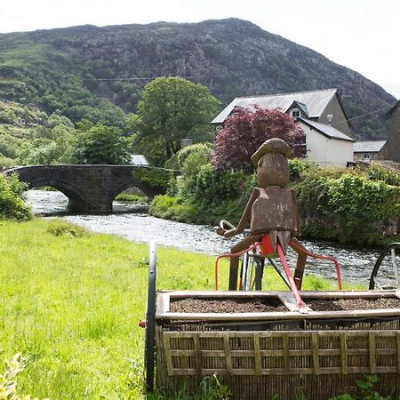 Hotel Saracens Head à Beddgelert Extérieur photo